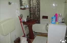 Apartament 4 camere, 130 mp utili, 2 balcoane, garaj si boxa, zona Hotel Napoca