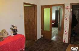 Apartament 4 camere, 130 mp utili, 2 balcoane, garaj si boxa, zona Hotel Napoca