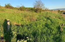 Teren intravilan 6000 mp, front de 22ml in Iclod