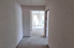 Apartament 3 camere, 72 mp, semifinisat, gradina 50 mp, zona Sub Cetate