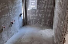 Apartament 3 camere, 72 mp, semifinisat, gradina 50 mp, zona Sub Cetate