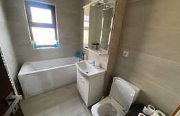 Apartament de 2 camere, 53 mp, decomandat, gradina proprie, zona Bartolomeu 