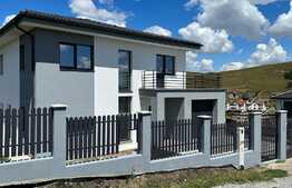 Casa individuala de vanzare, CF, 150 mp utili, 500 mp teren, Campenesti 