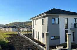 Casa individuala de vanzare, CF, 150 mp utili, 500 mp teren, Campenesti 