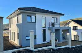 Casa individuala de vanzare, CF, 150 mp utili, 500 mp teren, Campenesti 