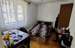 Apartament de 3 camere, 56 mp + balcon, etaj 1/4 , zona Casa Piratilor