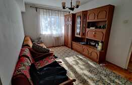 Apartament de 3 camere, 56 mp + balcon, etaj 1/4 , zona Casa Piratilor