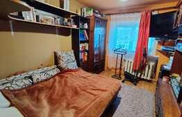 Apartament de 3 camere decomandate, 65 mp, balcon, zona Arinilor