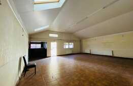 Casa de inchiriat, 160 mp, zona Iulius Mall, curte cu acces din strada