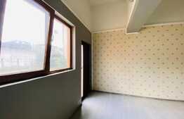 Casa de inchiriat, 160 mp, zona Iulius Mall, curte cu acces din strada