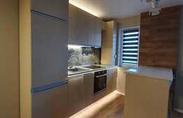 Apartament 3 camere, 52 mp, etaj intermediar, finisaje lux, zona Vivo