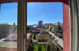 Apartament 2 camere, semidecomandat, 35 mp, Florilor