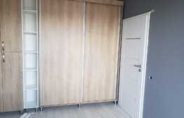 Apartament de 2 camere, decomandat, terasa 28 mp, zona Centrala