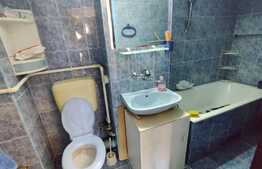 Apartament de 3 camere decomandate, 52 mp + balcon, etaj intermediar, zona Mehedinti