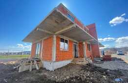 Duplex de 101 mp, 250 teren, terasa circulabila, zona Avram Iancu 