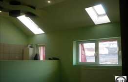 In zona Real, apartament la mansarda, 41 mp 2 camere semidecomandate