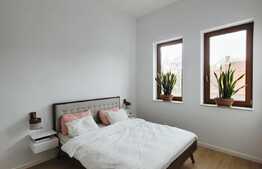 Apartament exclusivist de 3 camere , la casă, tavan înalt