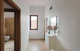 Apartament exclusivist de 3 camere , la casă, tavan înalt