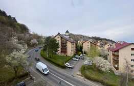 Apartament de 2 camere, decomandat, 56 mp, zona Racadau 