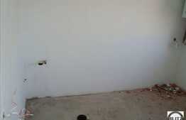 1 camera de vanzare in imobil nou, zona nou dezvoltata! Garaj!