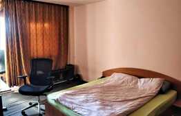 Apartament 4 camere decomandate, balcon, zona Aurel Vlaicu 