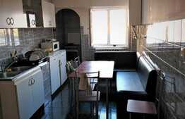 Apartament 4 camere decomandate, balcon, zona Aurel Vlaicu 
