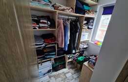 Apartament 3 dormitoare, 2 bai, etaj intermediar, zona Eroilor