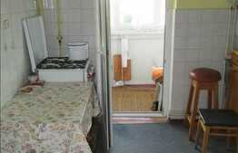 Vanzare apartament 2 camere decomandate in zona Calvaria. Bloc reabilitat termic