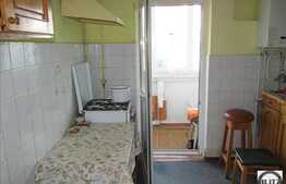 Vanzare apartament 2 camere decomandate in zona Calvaria. Bloc reabilitat termic