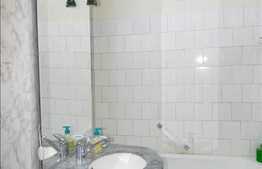 Inchiriere apartament 2 camere decomandate, zona strazii Parang. Boxa inclusa!