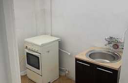 Garsonieră cu balcon, 28 mp, zona Parang