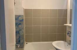 Garsonieră cu balcon, 28 mp, zona Parang