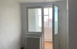 Garsonieră cu balcon, 28 mp, zona Parang