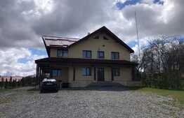 Pensiune de vanzare, 360 mp utili, 7500 teren, Zona Turistica, Risca