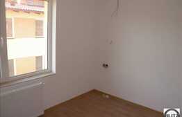 De vanzare apartament cu 3 camere, 61 mp, zona linistita! Finisaje noi! Parcare!