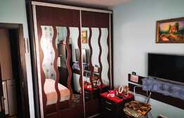 Apartament de 2 camere, mobilat, 2 boxe, zona Florilor