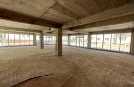 POSIBILITATE COMPARTIMENTARE! Spatiu comercial cu vitrina, 223 mp, 7 parcari, Floresti