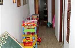 De vanzare apartament 3 camere decomandate, 63 mp. Loc de parcare si boxa!