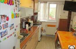 De vanzare apartament 3 camere decomandate, 63 mp. Loc de parcare si boxa!