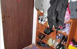 De vanzare apartament 3 camere decomandate, 63 mp. Loc de parcare si boxa!