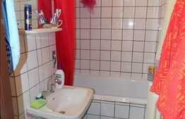 Vanzare apartament 3 camere, 43 mp, decomandat, zona Aleea Garbau