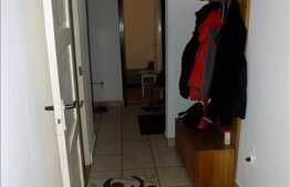 Vanzare apartament 3 camere, 43 mp, decomandat, zona Aleea Garbau