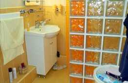 Apartament cu 2 camere, 65 mp,zona strazii Paris