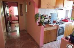 Vanzare apartament 2 camere, 56 mp, decomandat, zona strazii Magnoliei