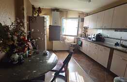 Apartament 3 camere, 70 mp, decomandat, etaj intermediar, zona Fabricii