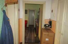 Vanzare apartament 3 camere, 62 mp, etaj intermediar, zona centrala