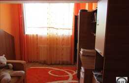 Vanzare 3 camere, 50 mp, 2 balcoane, zona strazii Florilor!