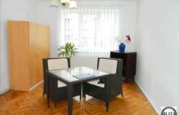 De vanzare 2 camere, 46 mp, loc de parcare in curte, zona Facultatii de Litere