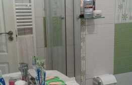 Apartament de 3 camere, decomandat, etaj intermediar, zona Fabricii