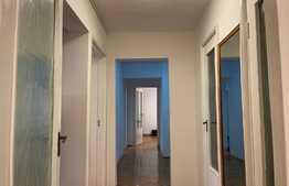 Apartament de 3 camere, decomandat, 74 mp, zona strazii Parang